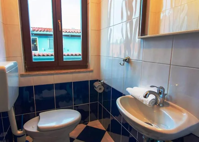 Perla Bleu 4 *
