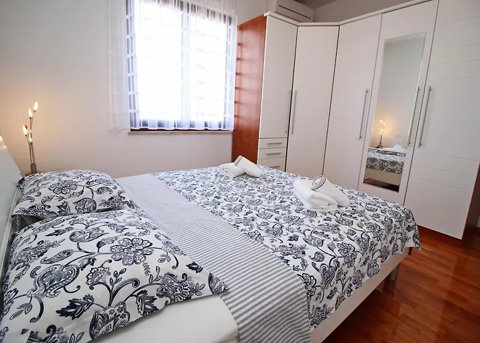 Perla Bleu 4 *