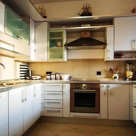 Apartament Perla Bleu 4 *