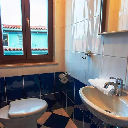 Perla Bleu 4 *