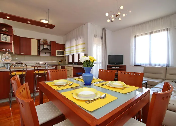 Perla Bleu 4 *